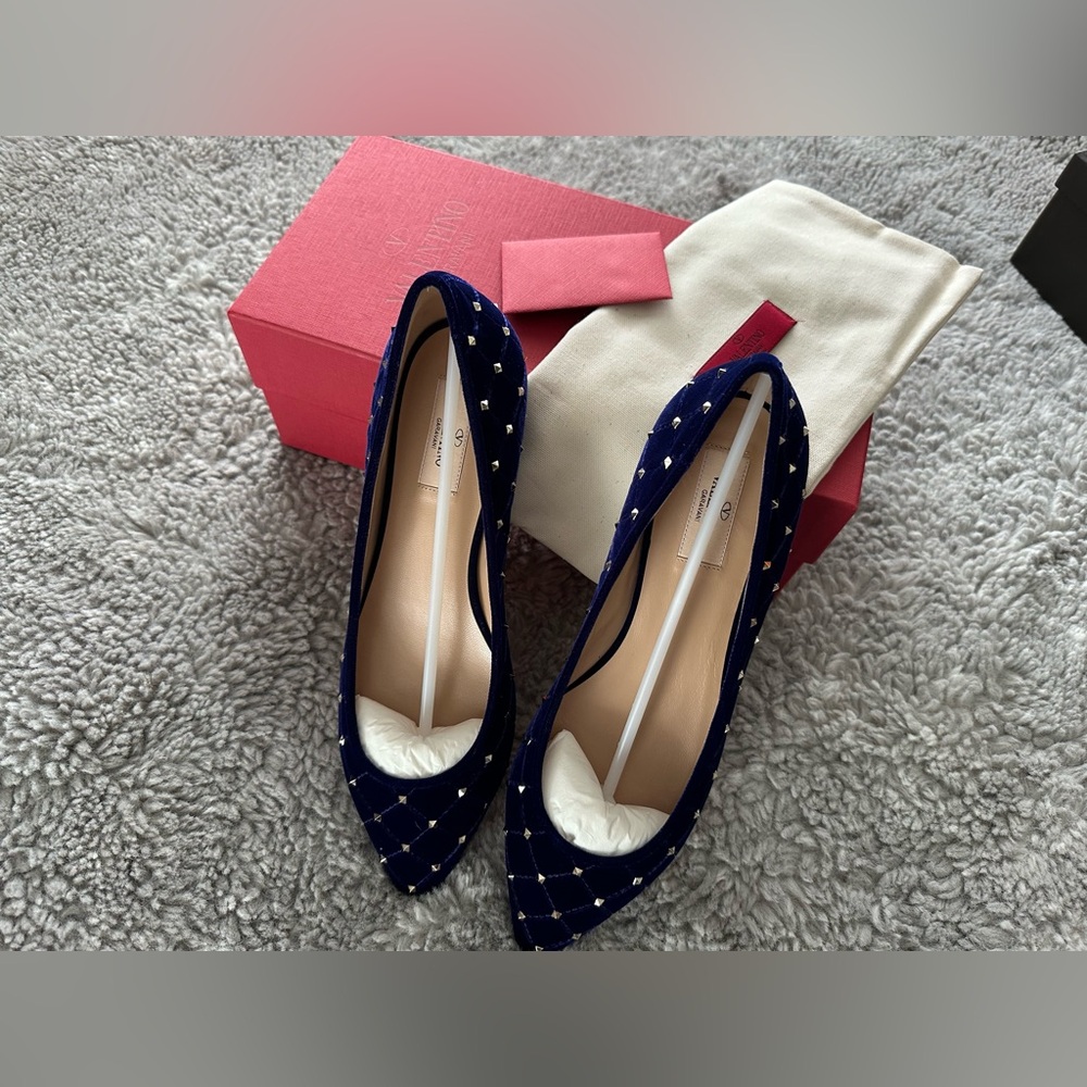 Valentino Rockstud Velvet Flats